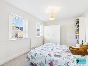 Bedroom- click for photo gallery